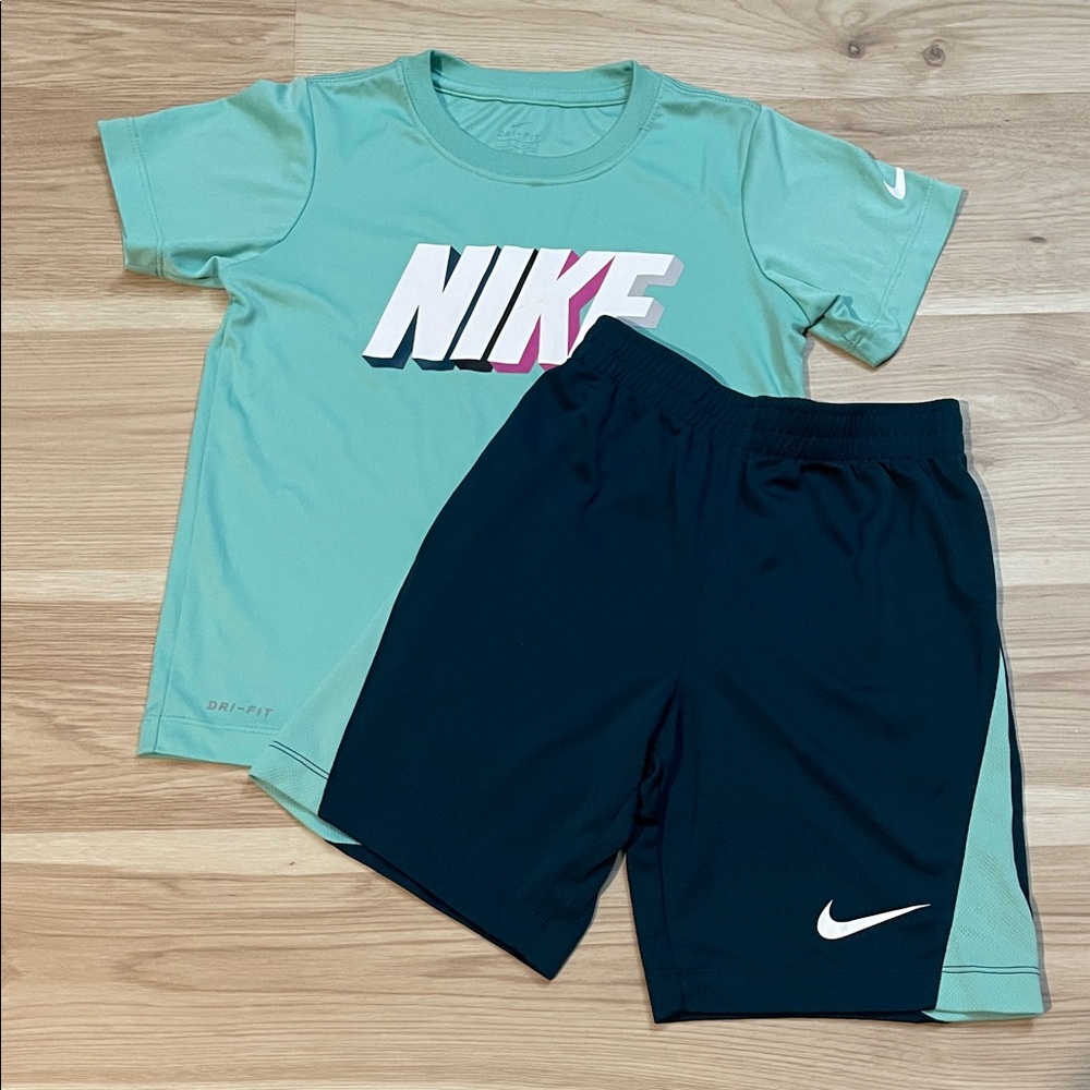 Nike Kids Set in Aqua and Dark Teal